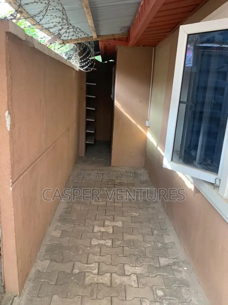 2bdrm Apartment in Femi, Lekki Phase 2 for rent in Lekki Phase 2