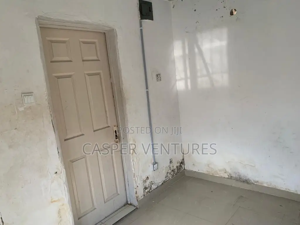 2bdrm Apartment in Femi, Lekki Phase 2 for rent in Lekki Phase 2