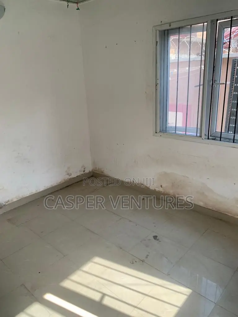 2bdrm Apartment in Femi, Lekki Phase 2 for rent in Lekki Phase 2