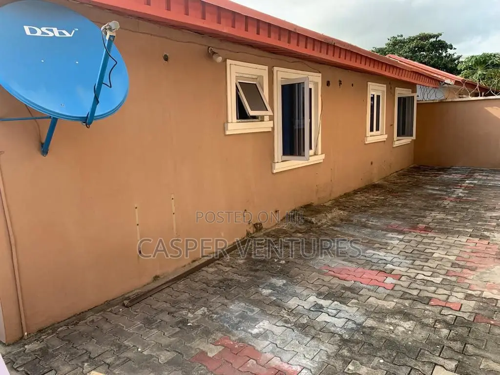 2bdrm Apartment in Femi, Lekki Phase 2 for rent in Lekki Phase 2