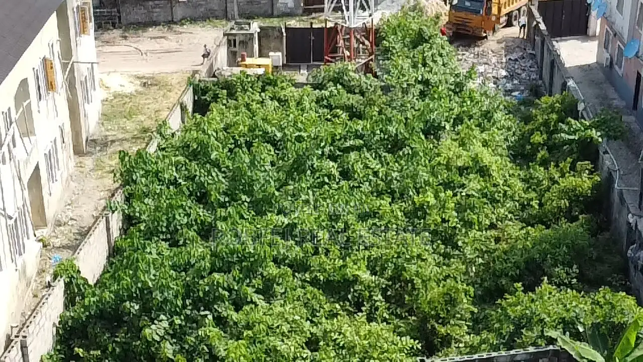 Prime Location! Build Your Dream Home in a Thriving Area in Awoyaya