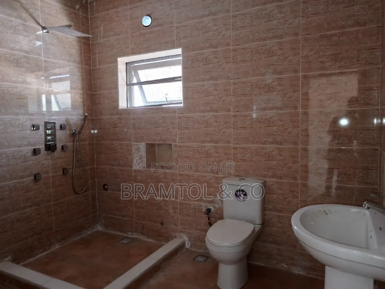 4bdrm Townhouse / Terrace in Guzape District for rent in Guzape District