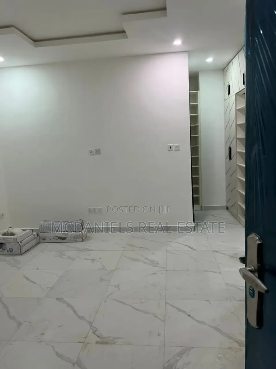 5bdrm Duplex in Lekki Phase 1 for sale in Lekki Phase 1