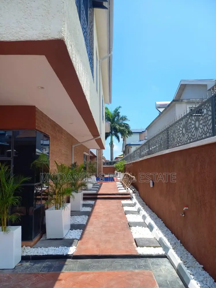 5bdrm Duplex in Lekki Phase 1 for sale in Lekki Phase 1