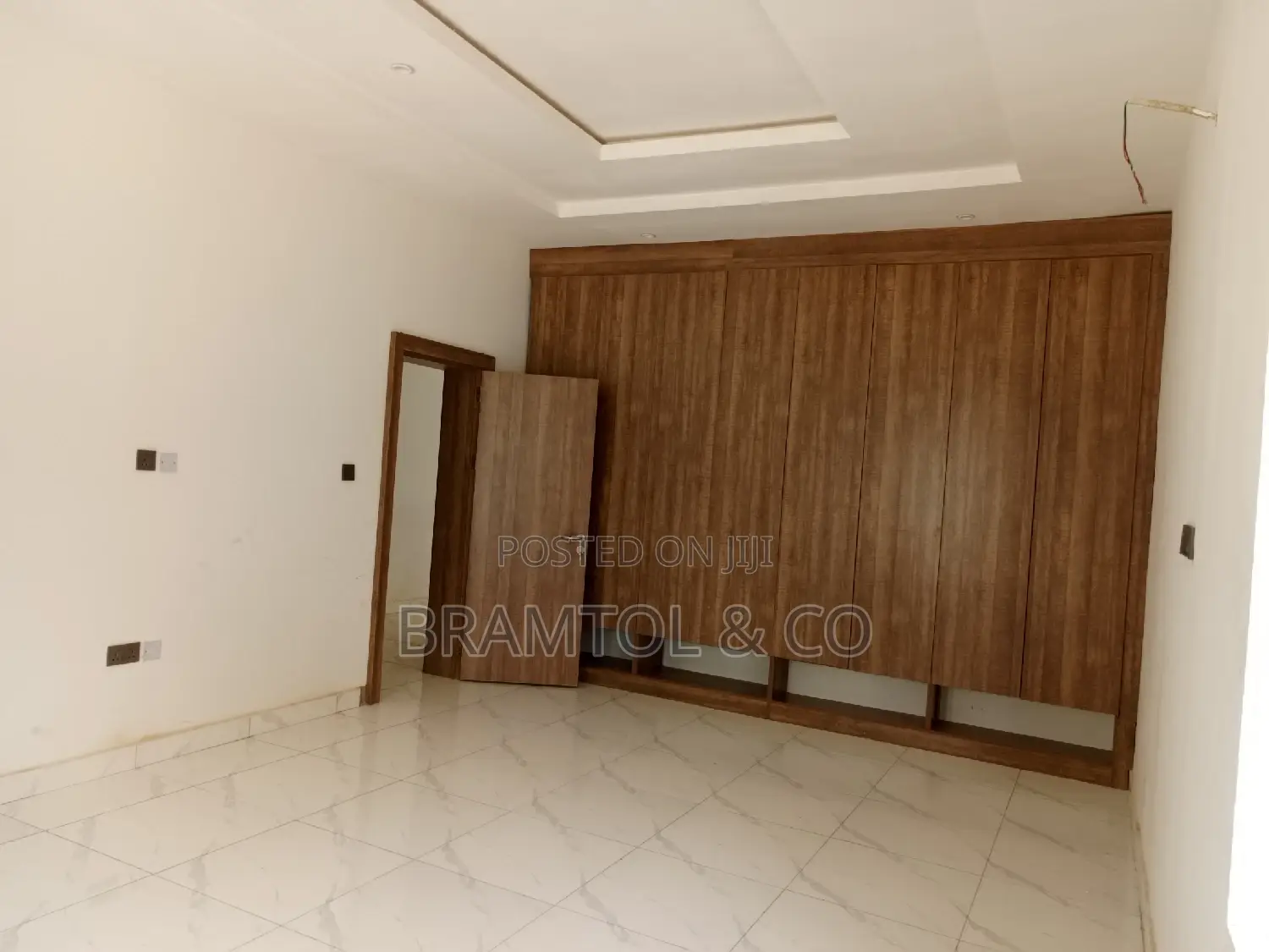 5bdrm Duplex in Jahi for sale in Jahi