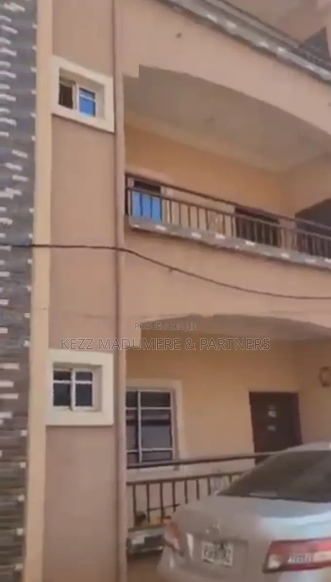 13bdrm Block of Flats in Lomalinda Extension for sale in Enugu