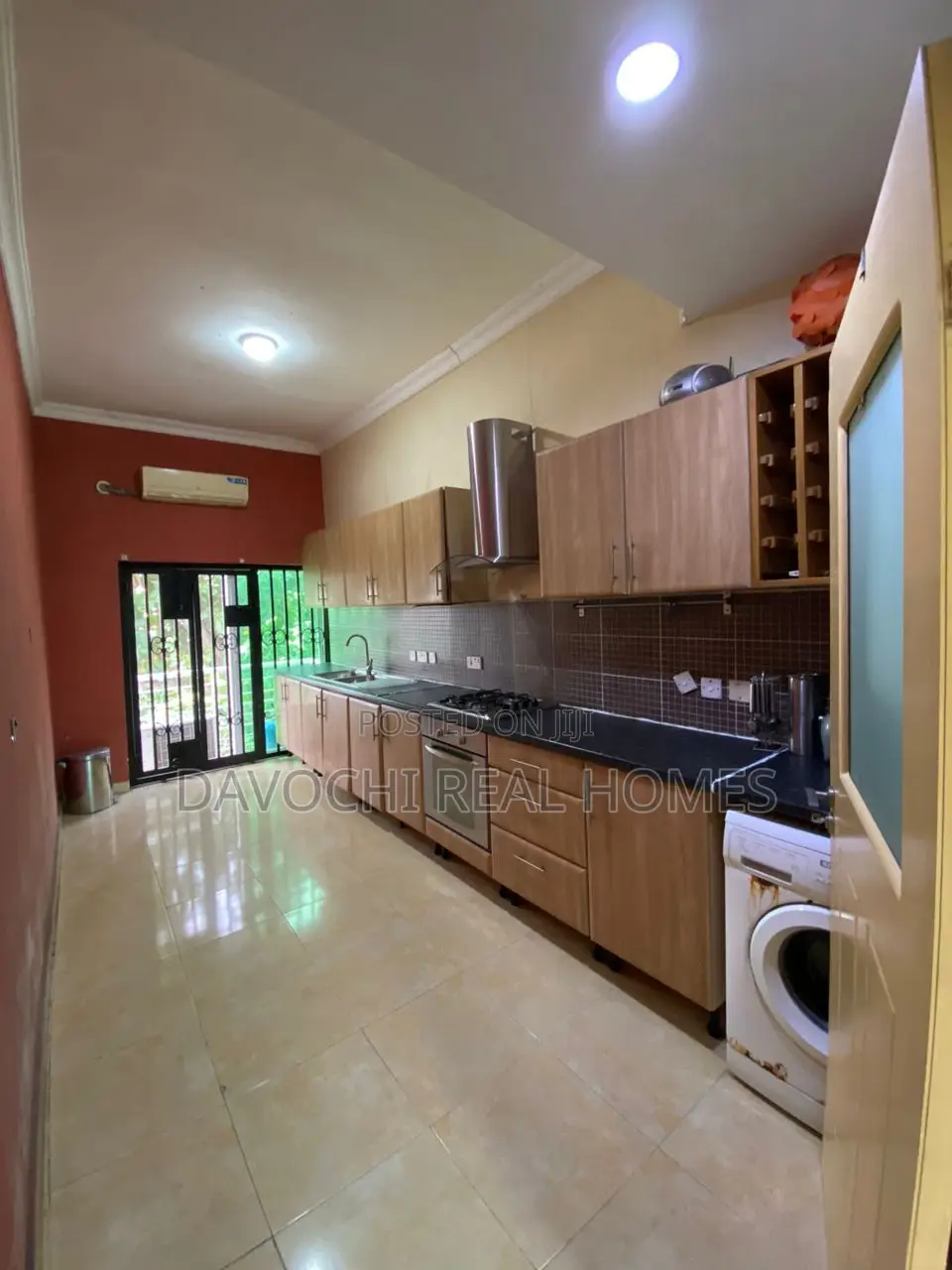 2bdrm Apartment in Lekki Phase One for rent in Lekki
