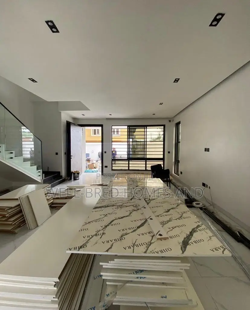 4bdrm Duplex in Lekki Phase 1 for rent in Lekki Phase 1