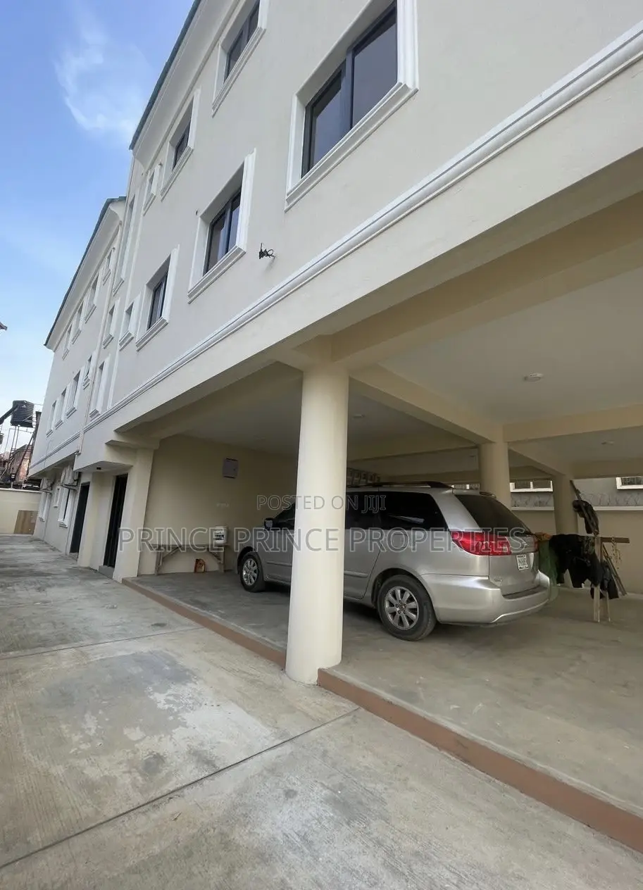 Furnished 3bdrm Block of Flats in Surulere for rent in Surulere