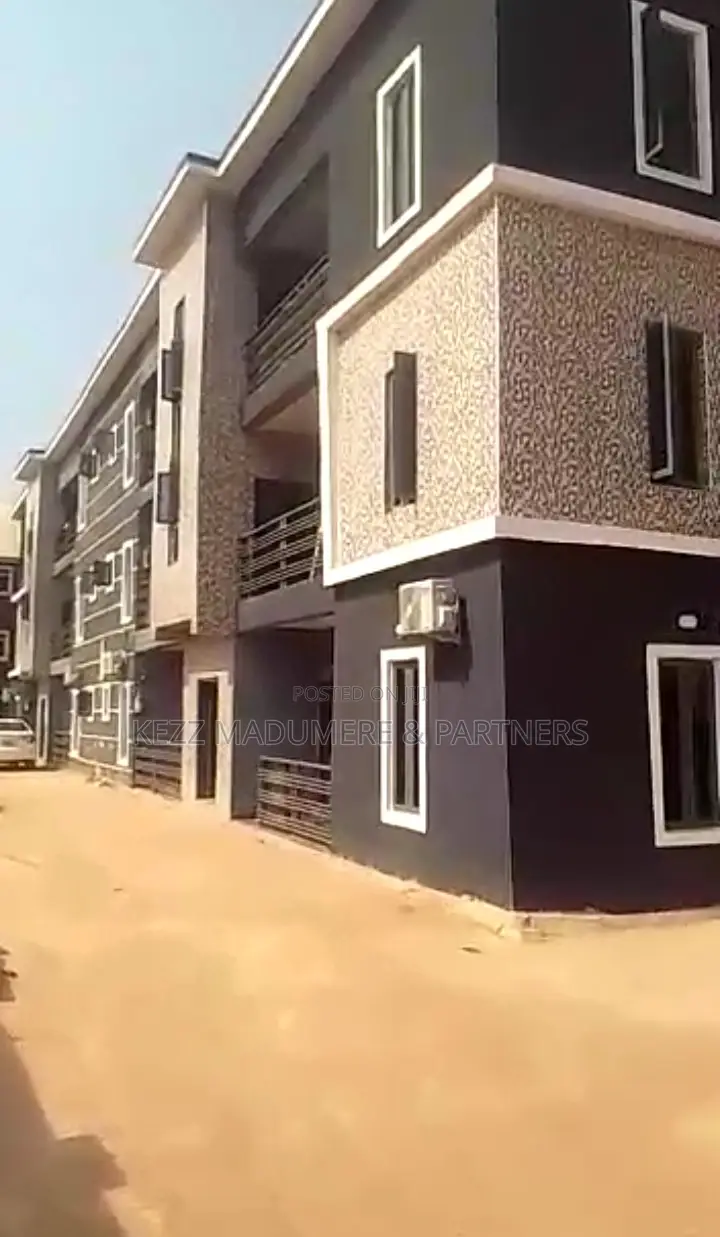 12bdrm Block of Flats in Green Kporoko Layout for sale in Enugu