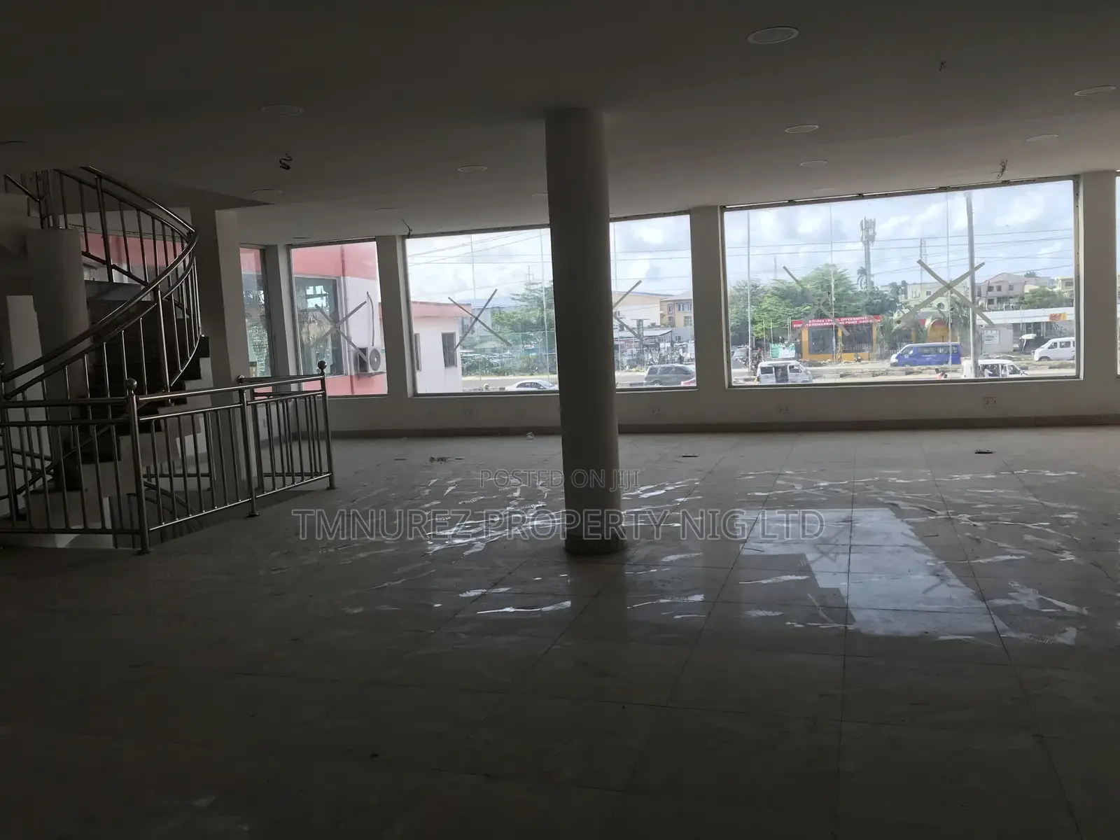 BANK SPACE 400SQM, Per SQM 4 in Lekki Expressway