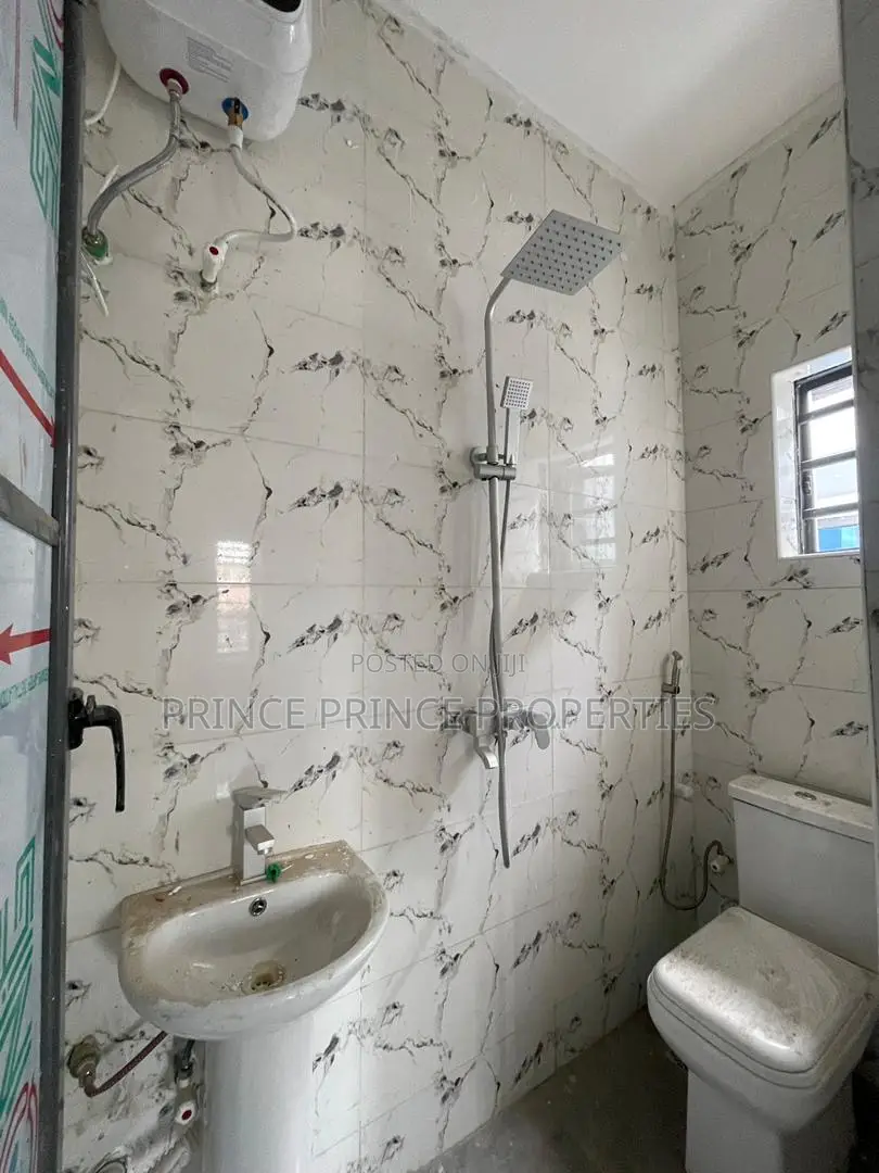 Furnished 3bdrm Block of Flats in Surulere for rent in Surulere