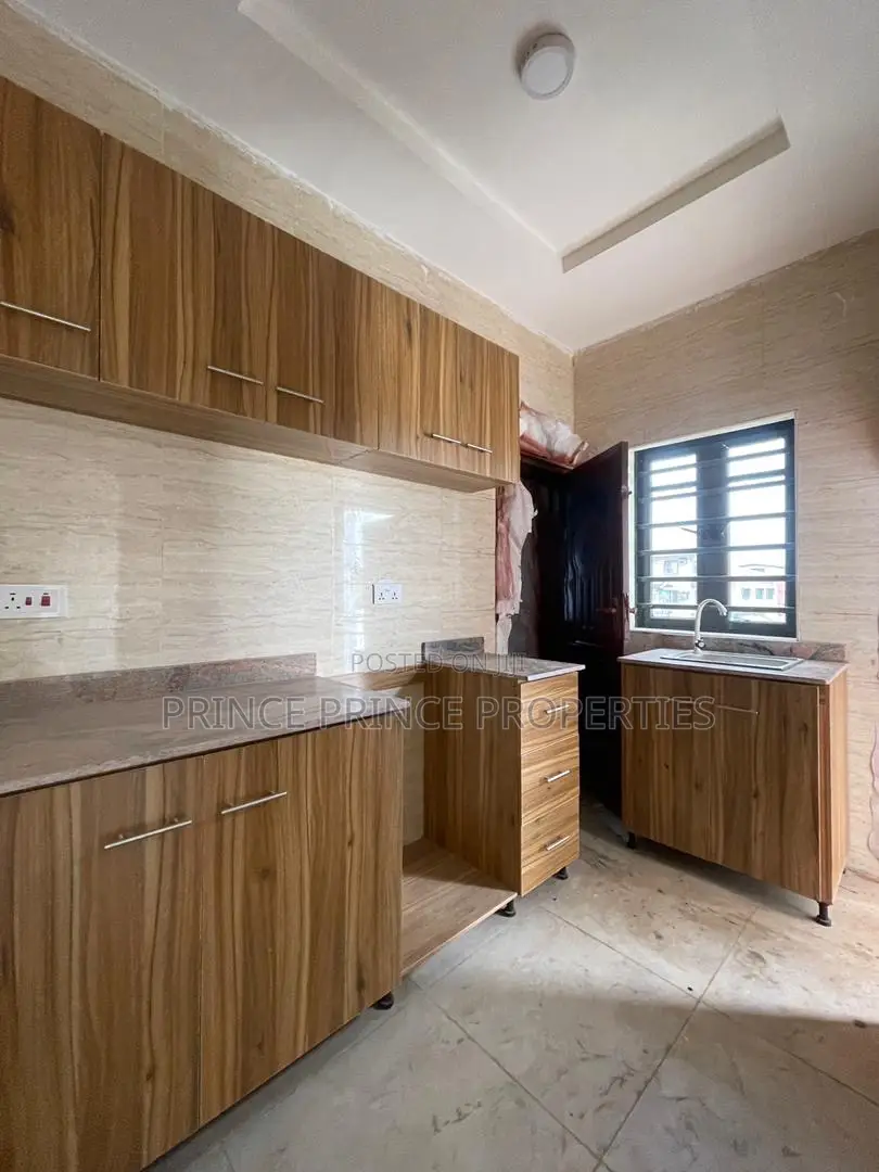 Furnished 3bdrm Block of Flats in Surulere for rent in Surulere