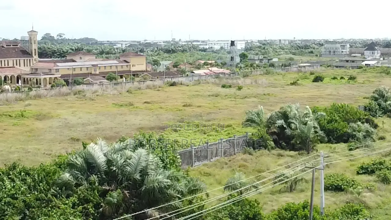 Seclusion Meets Convenience - Own Your Piece of Paradise! in Sangotedo