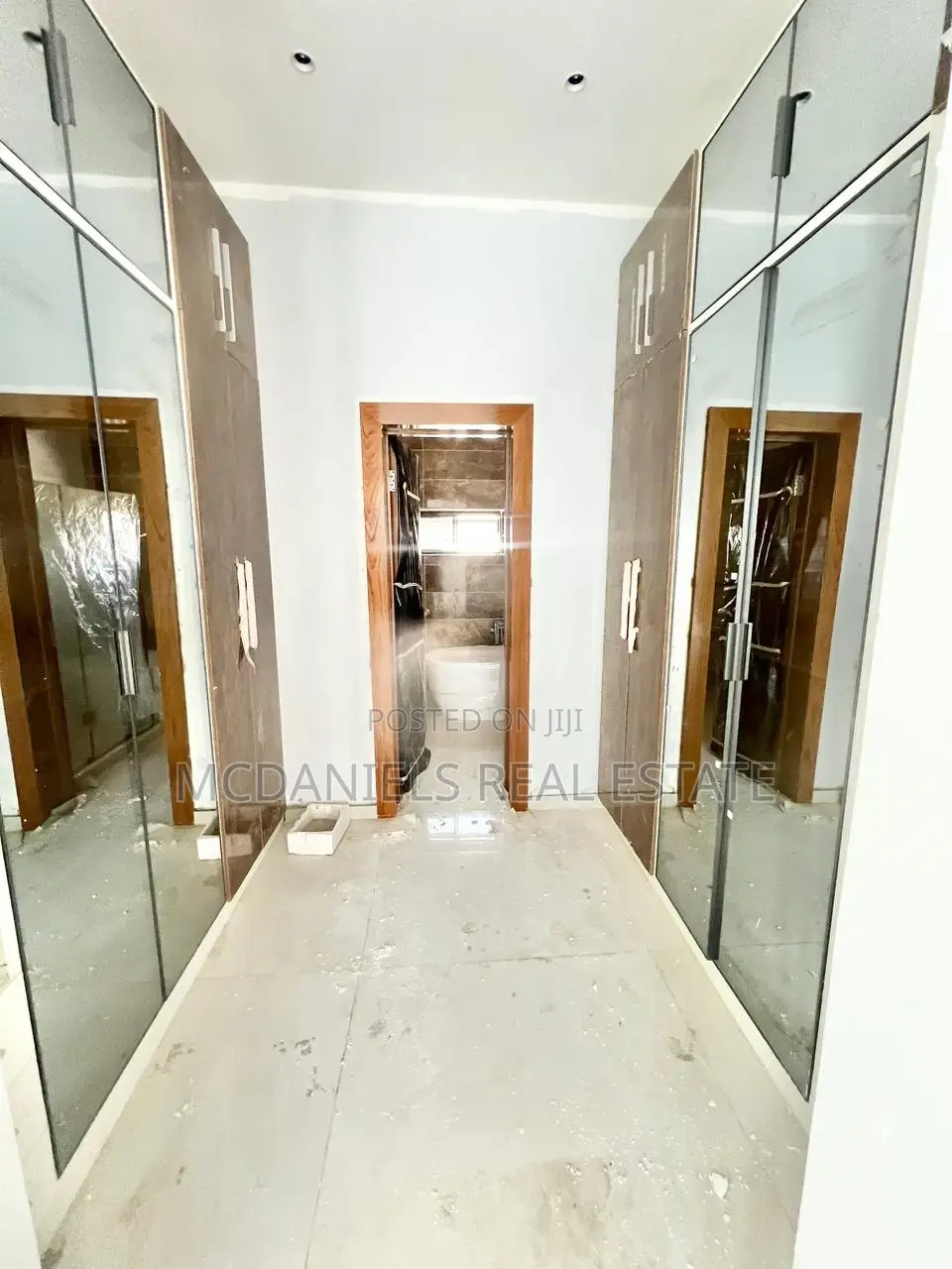 5bdrm Duplex in Banana Island for sale in Banana Island