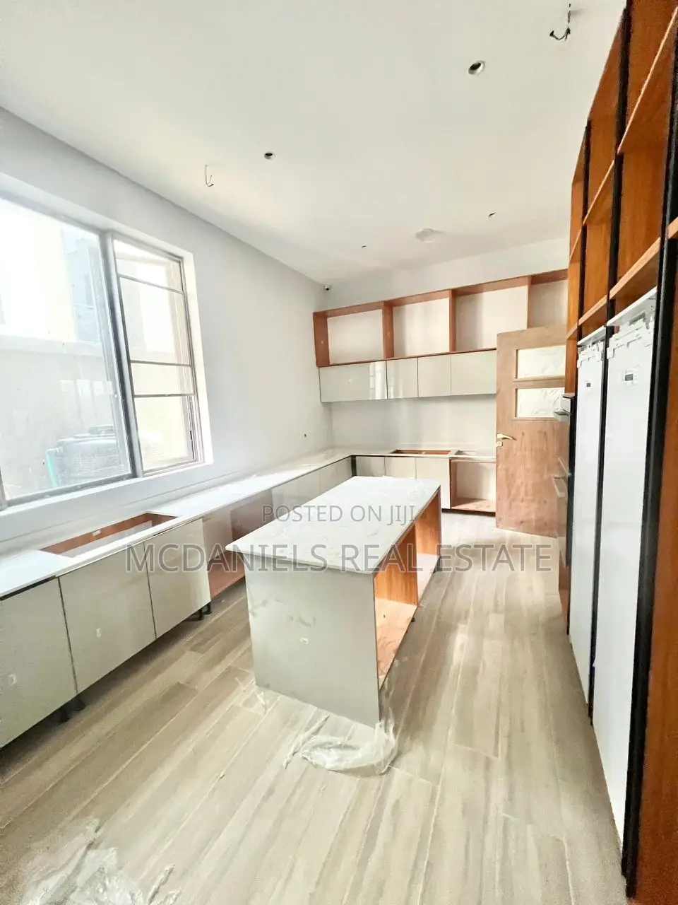 5bdrm Duplex in Banana Island for sale in Banana Island