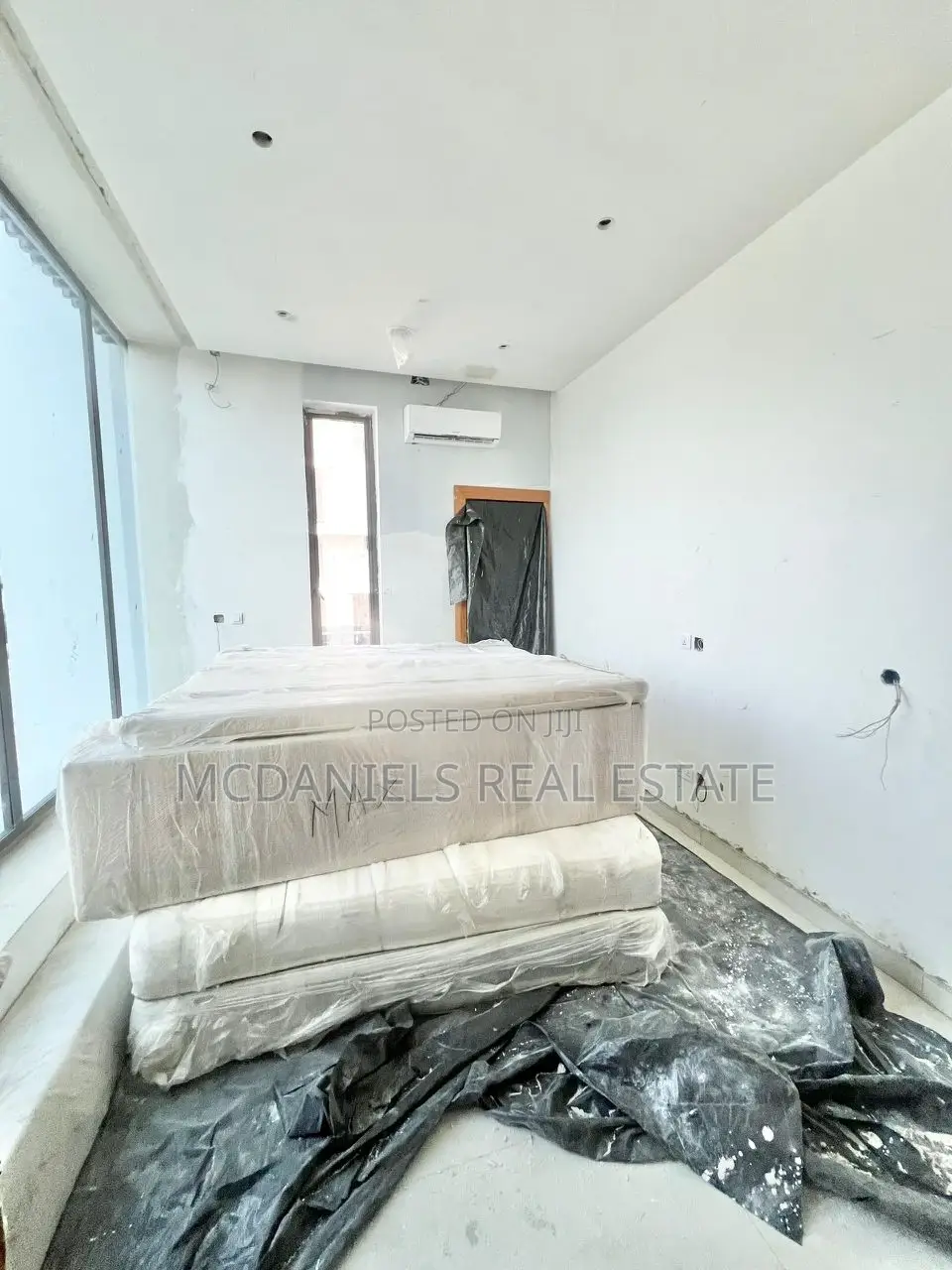5bdrm Duplex in Banana Island for sale in Banana Island