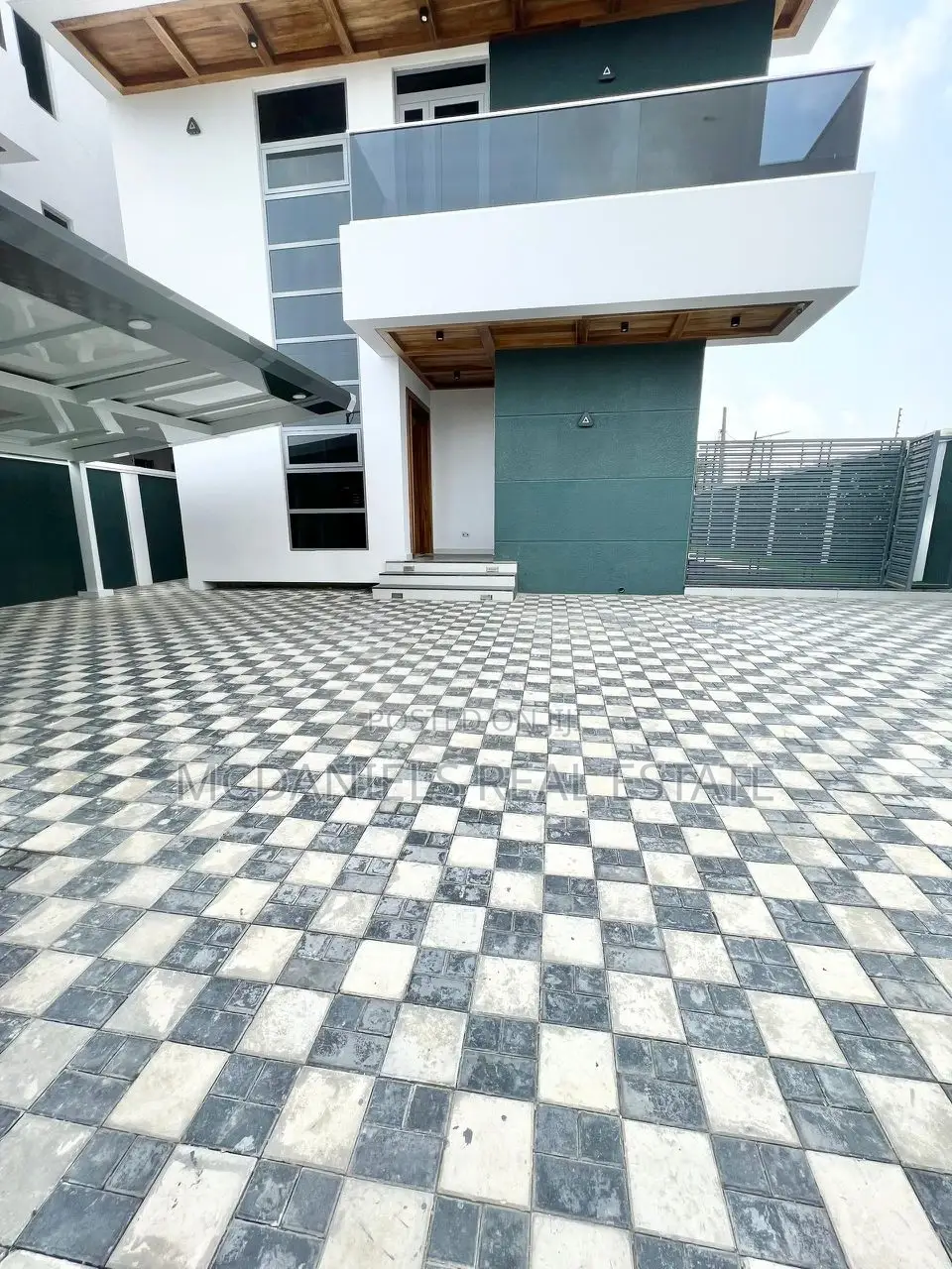 5bdrm Duplex in Lekki Phase 1 for sale in Lekki Phase 1