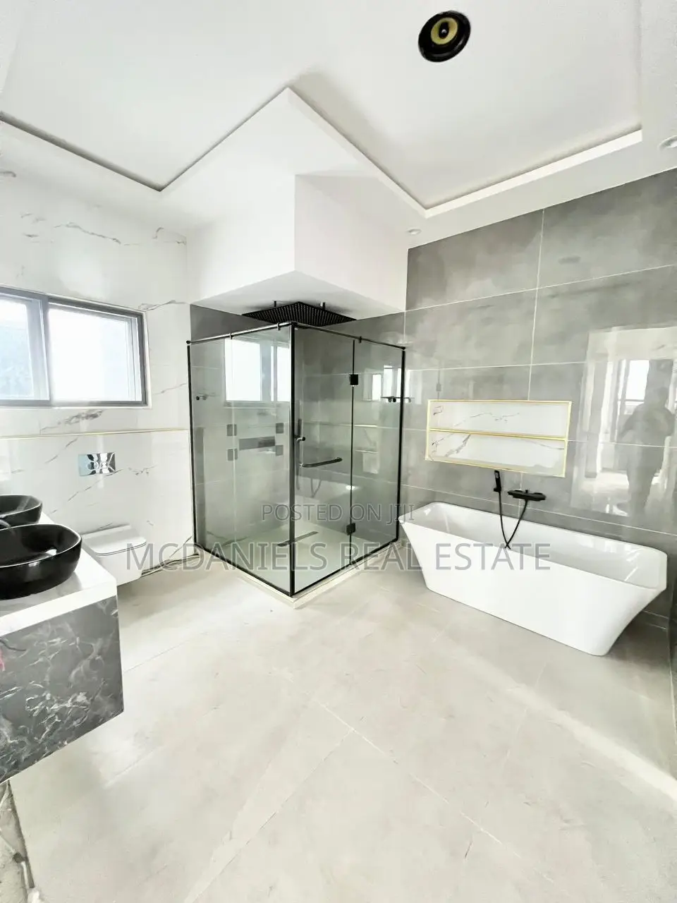 5bdrm Duplex in Lekki Phase 1 for sale in Lekki Phase 1