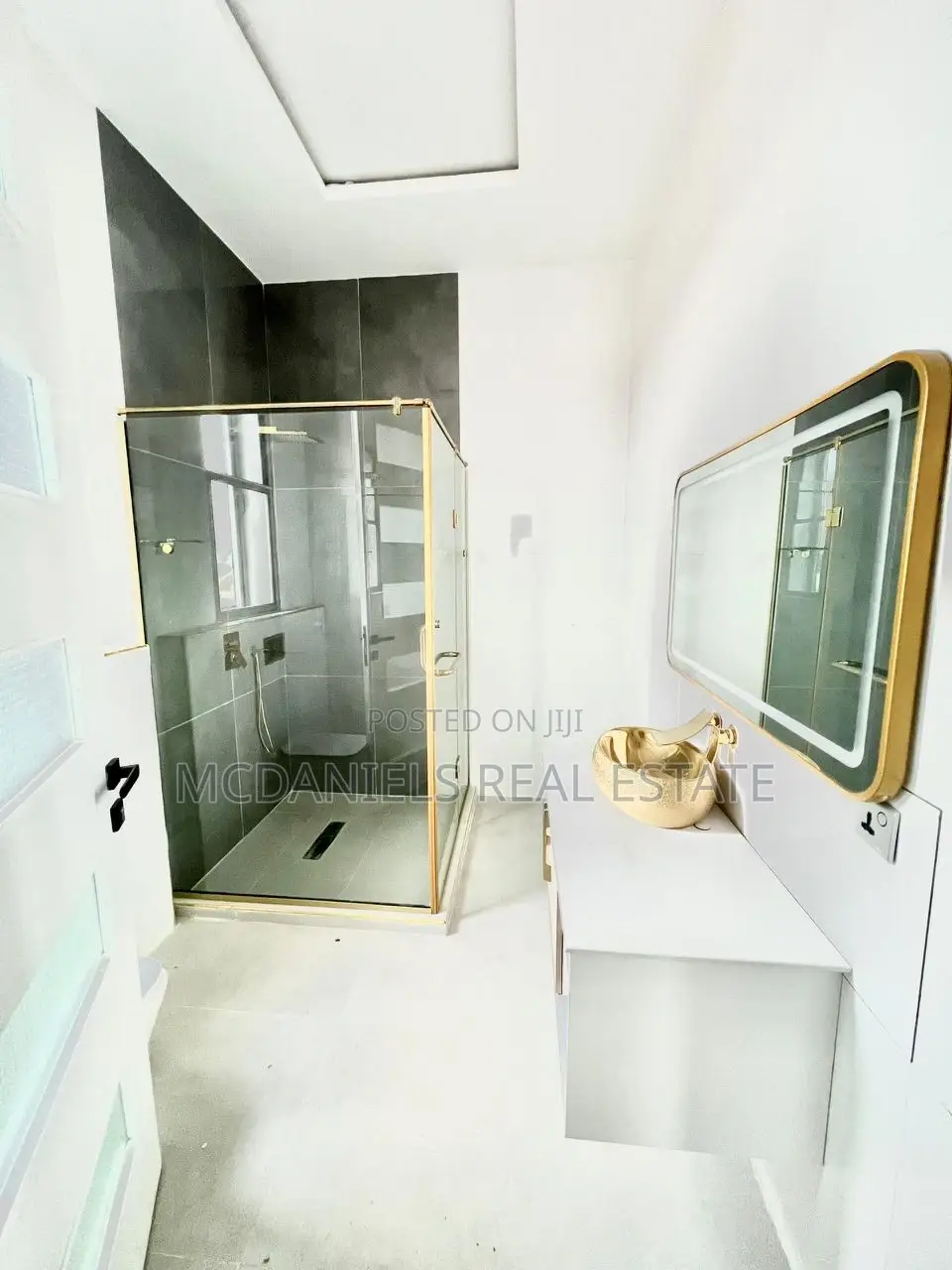 5bdrm Duplex in Lekki Phase 1 for sale in Lekki Phase 1