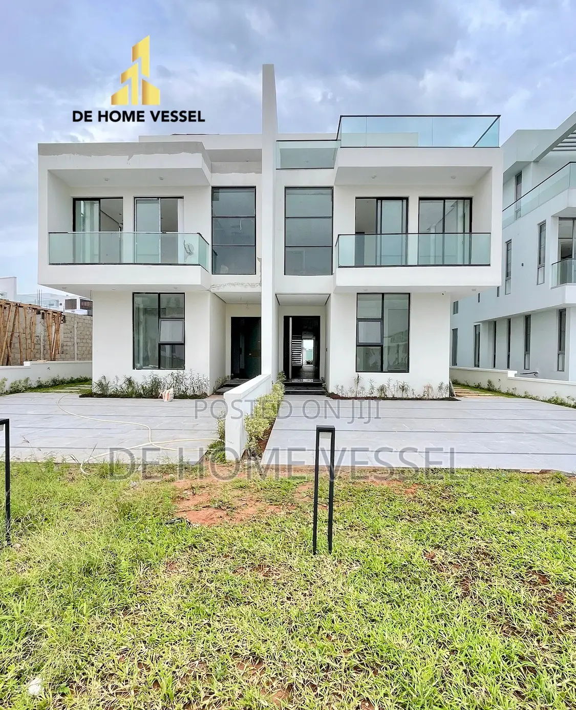 5bdrm Duplex in Ikate for sale in Ikate