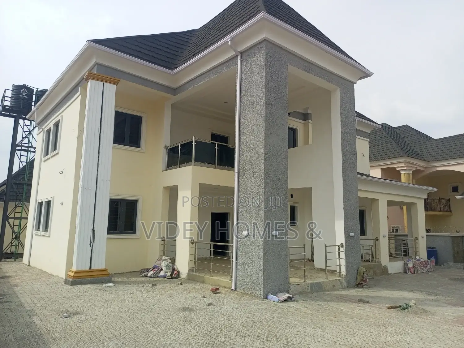 5bdrm Duplex in Fablis Estate, Dakwo District for rent in Dakwo District