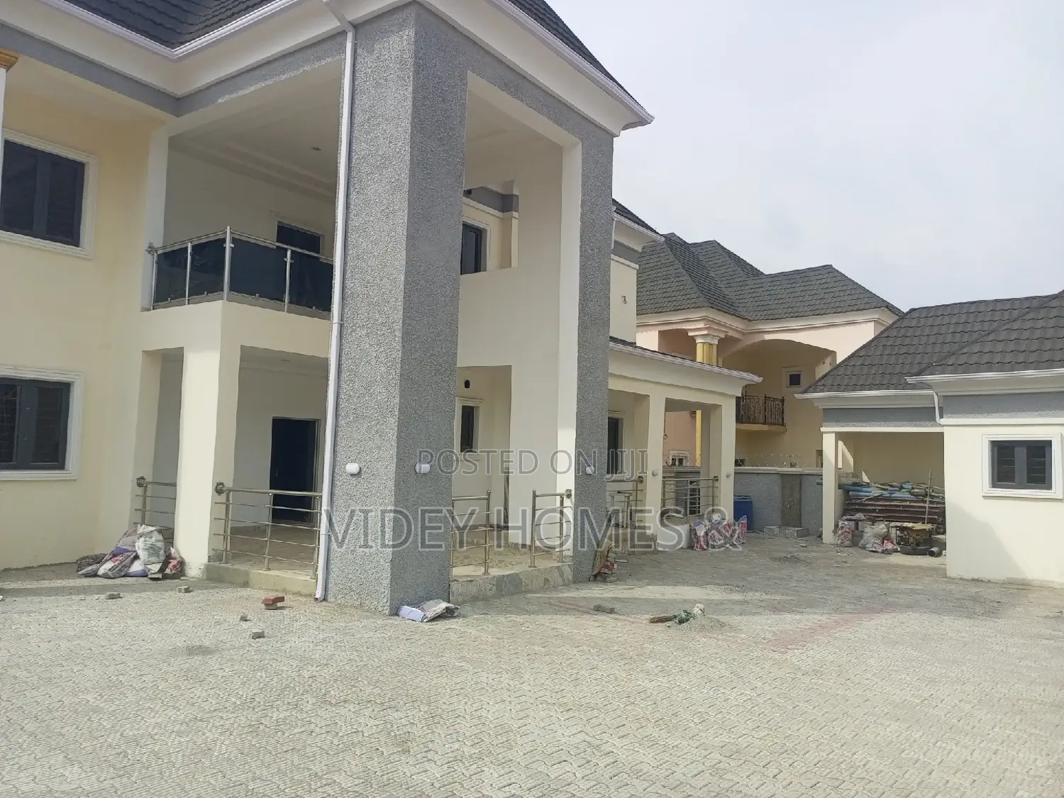5bdrm Duplex in Fablis Estate, Dakwo District for rent in Dakwo District