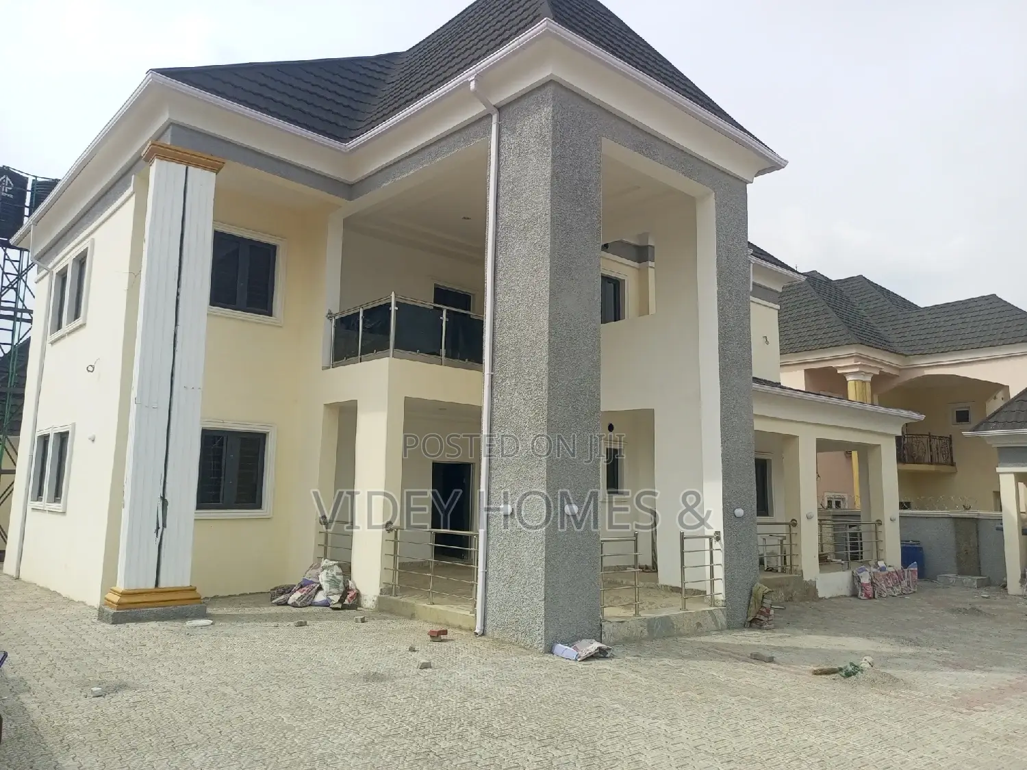 5bdrm Duplex in Fablis Estate, Dakwo District for rent in Dakwo District