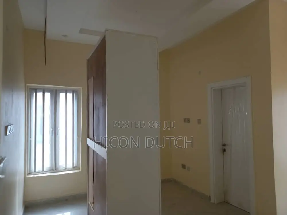 3bdrm Block of Flats in Modern Shelter, Life Camp for rent in Life Camp