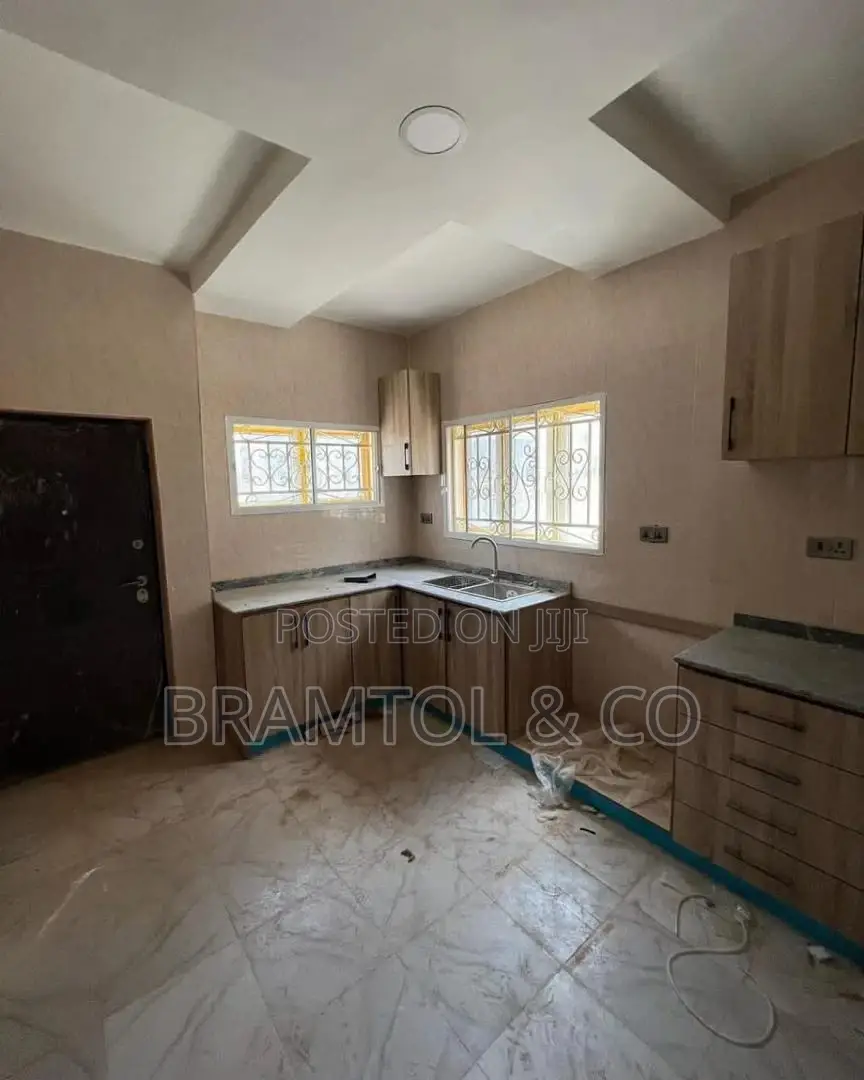4bdrm Townhouse/Terrace in Galadimawa for Sale in Galadimawa