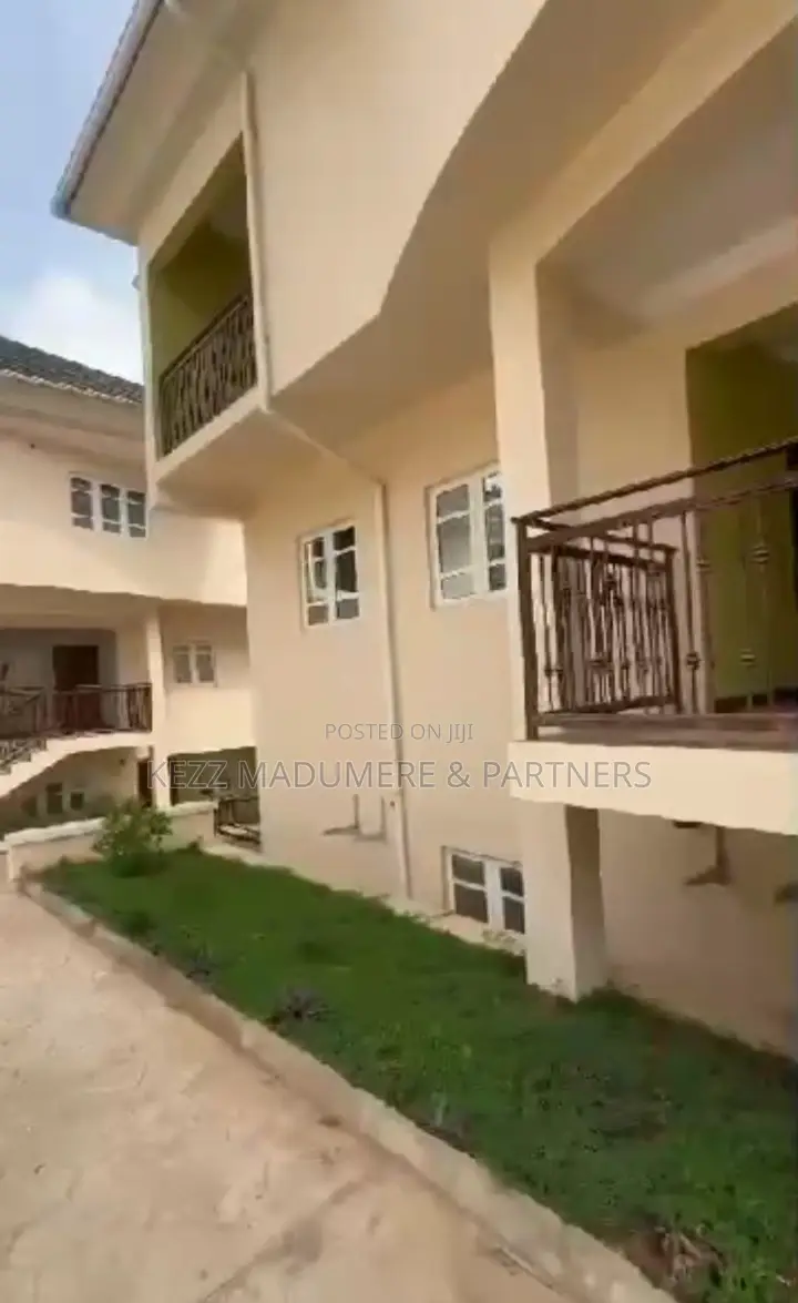 16bdrm Maisonette in Along Brown & Brown, Enugu for sale in Enugu