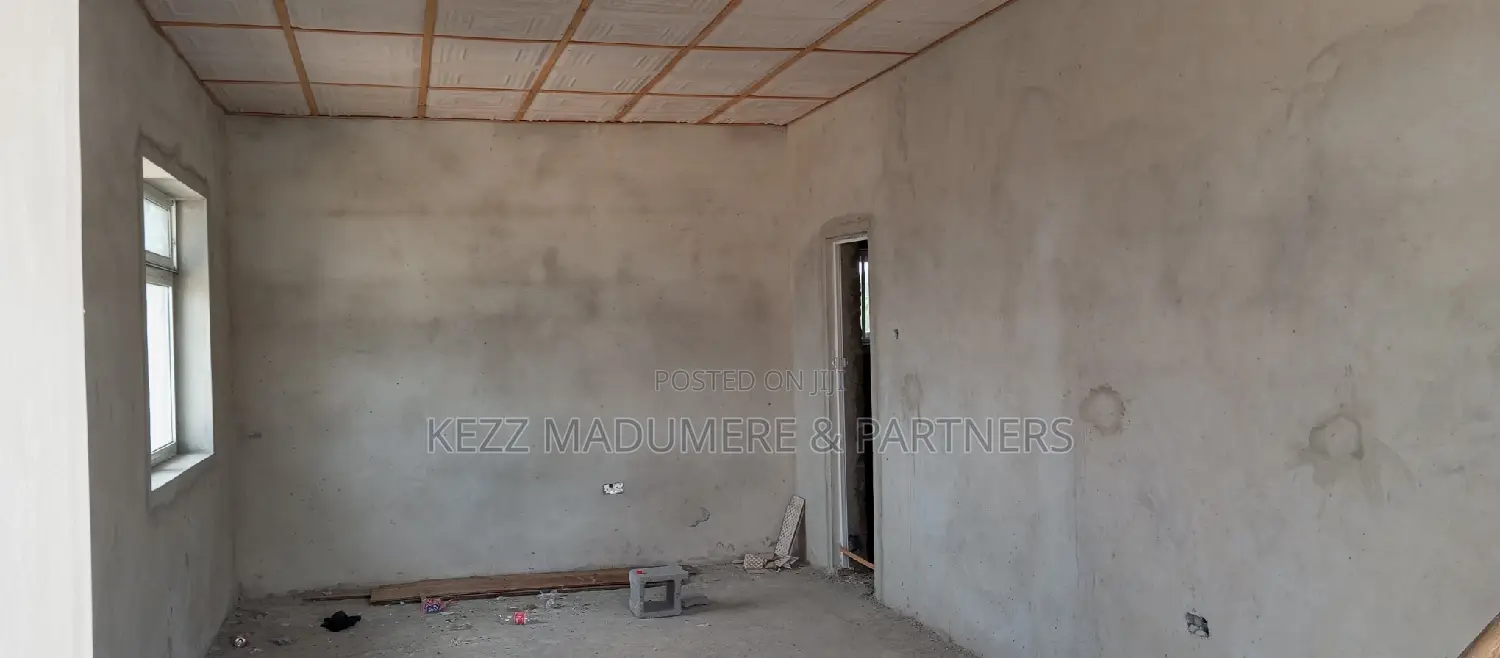 To Let Duplex Shop Around Rumuokwuta Flyover in Port-Harcourt
