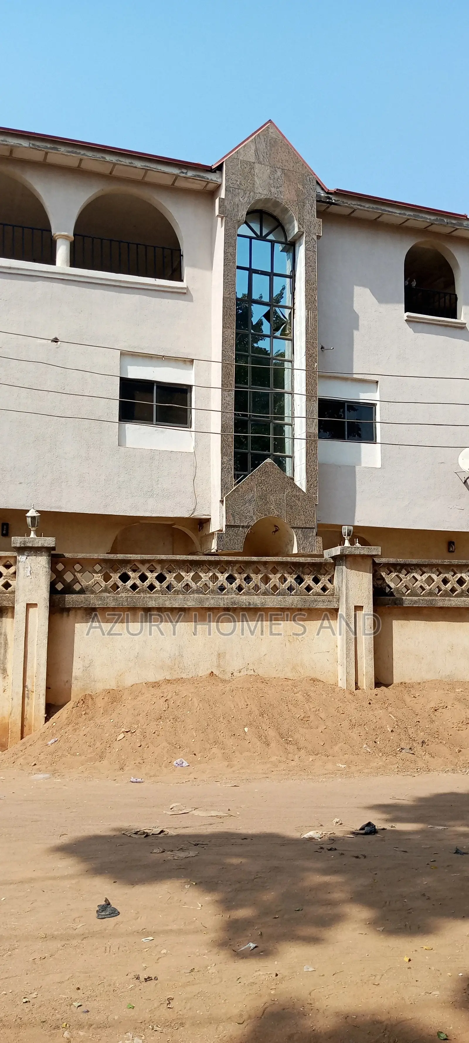 24 Rooms Hotel for Sale in Mararaba