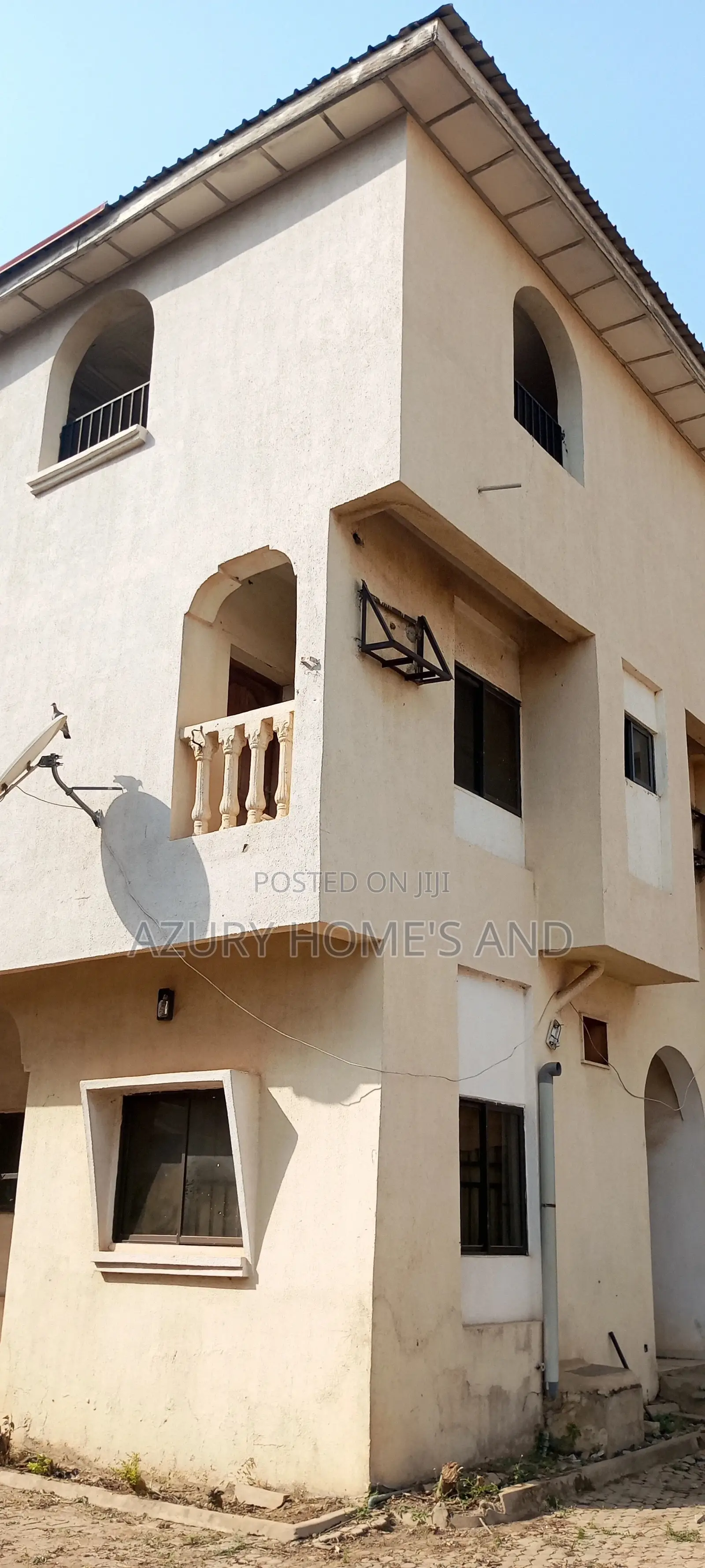 24 Rooms Hotel for Sale in Mararaba