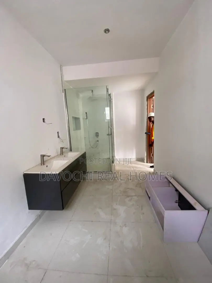 4bdrm Maisonette in Lekki Phase One for rent in Lekki