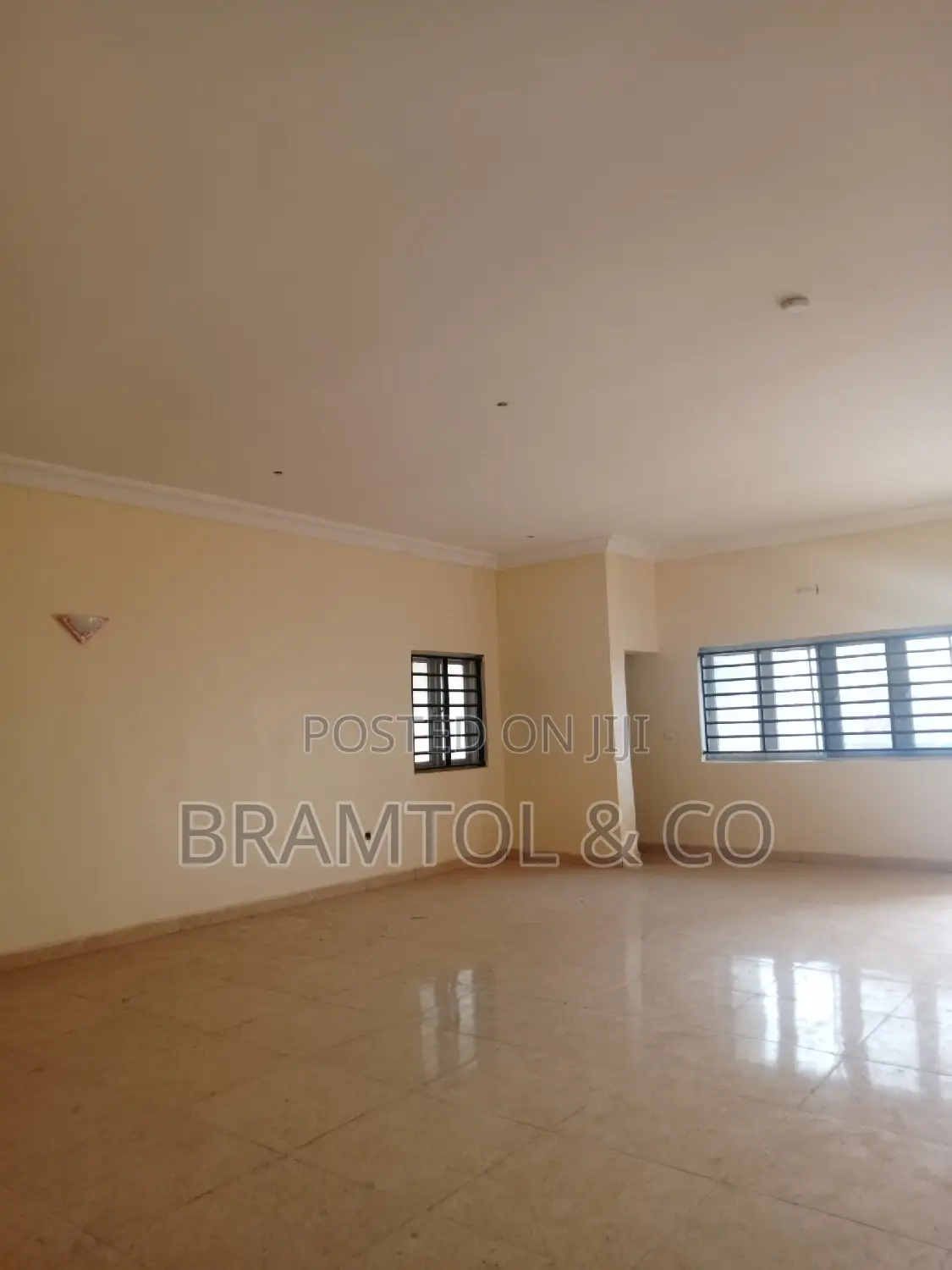 3bdrm Block of Flats in With Bq, Wuye for rent in Wuye