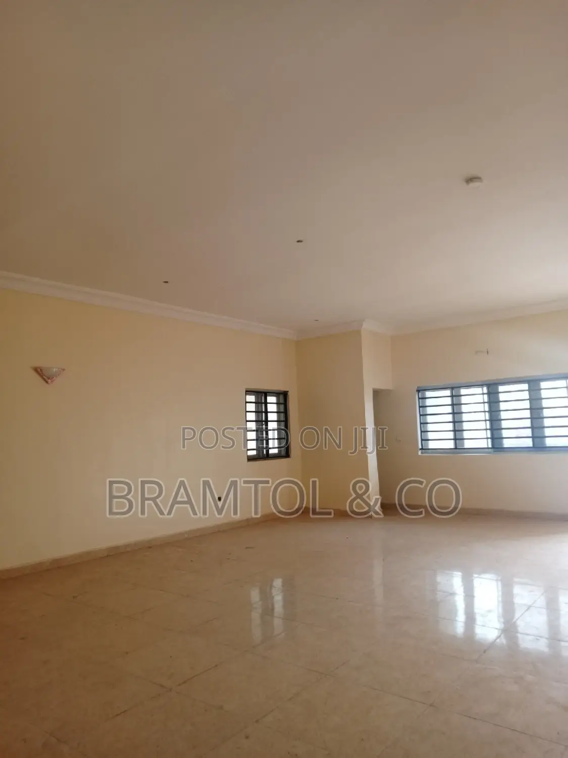 3bdrm Block of Flats in With Bq, Wuye for rent in Wuye