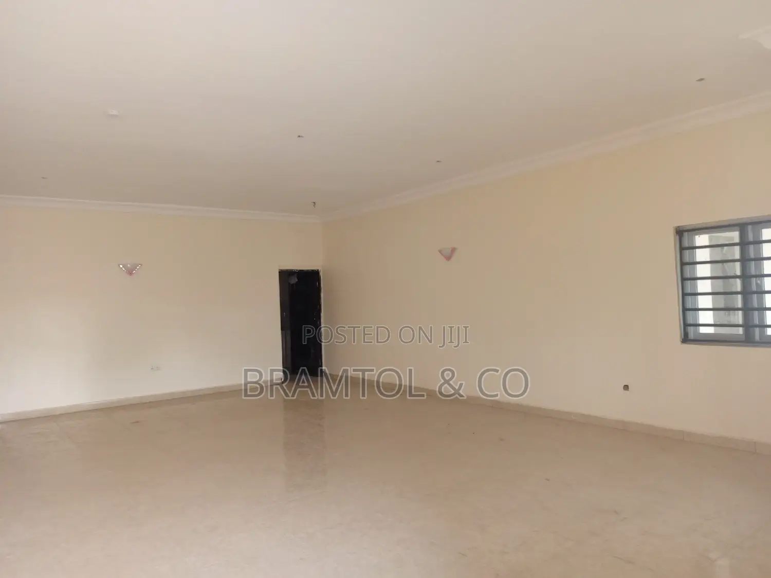 3bdrm Block of Flats in With Bq, Wuye for rent in Wuye