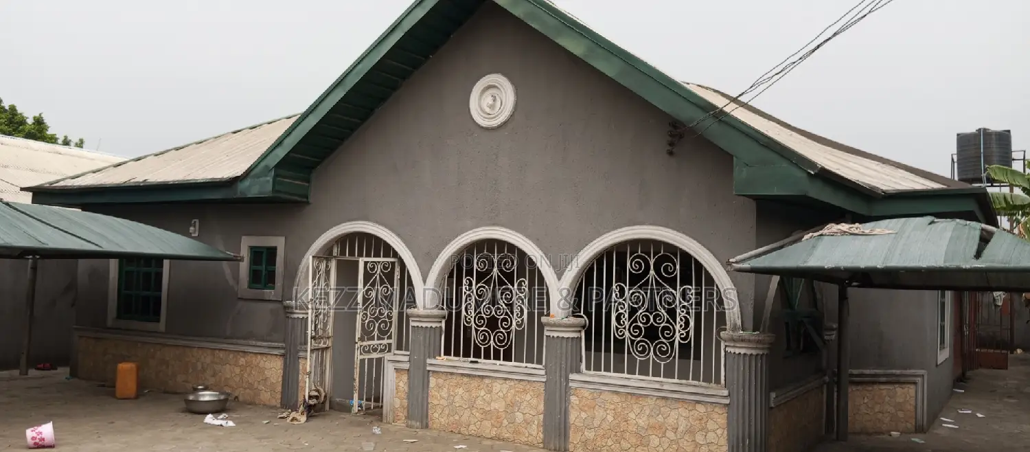 4bdrm Bungalow in Akwaka , Rumuodomaya, Port-Harcourt for sale in Port-Harcourt