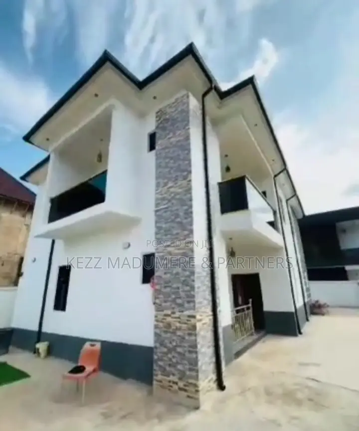 4bdrm Duplex in Valley Estate , Near for sale in Enugu