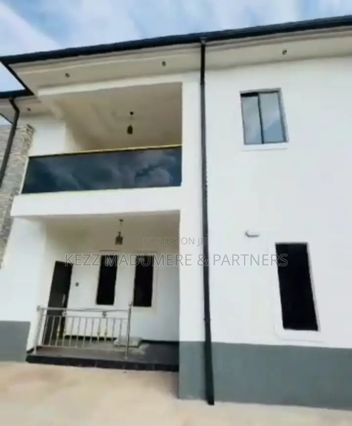 4bdrm Duplex in Valley Estate , Near for sale in Enugu
