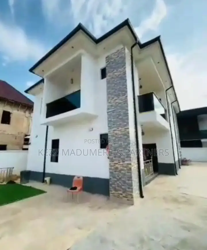 4bdrm Duplex in Valley Estate , Near for sale in Enugu