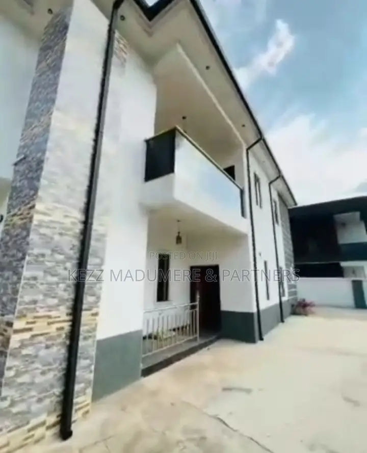 4bdrm Duplex in Valley Estate , Near for sale in Enugu
