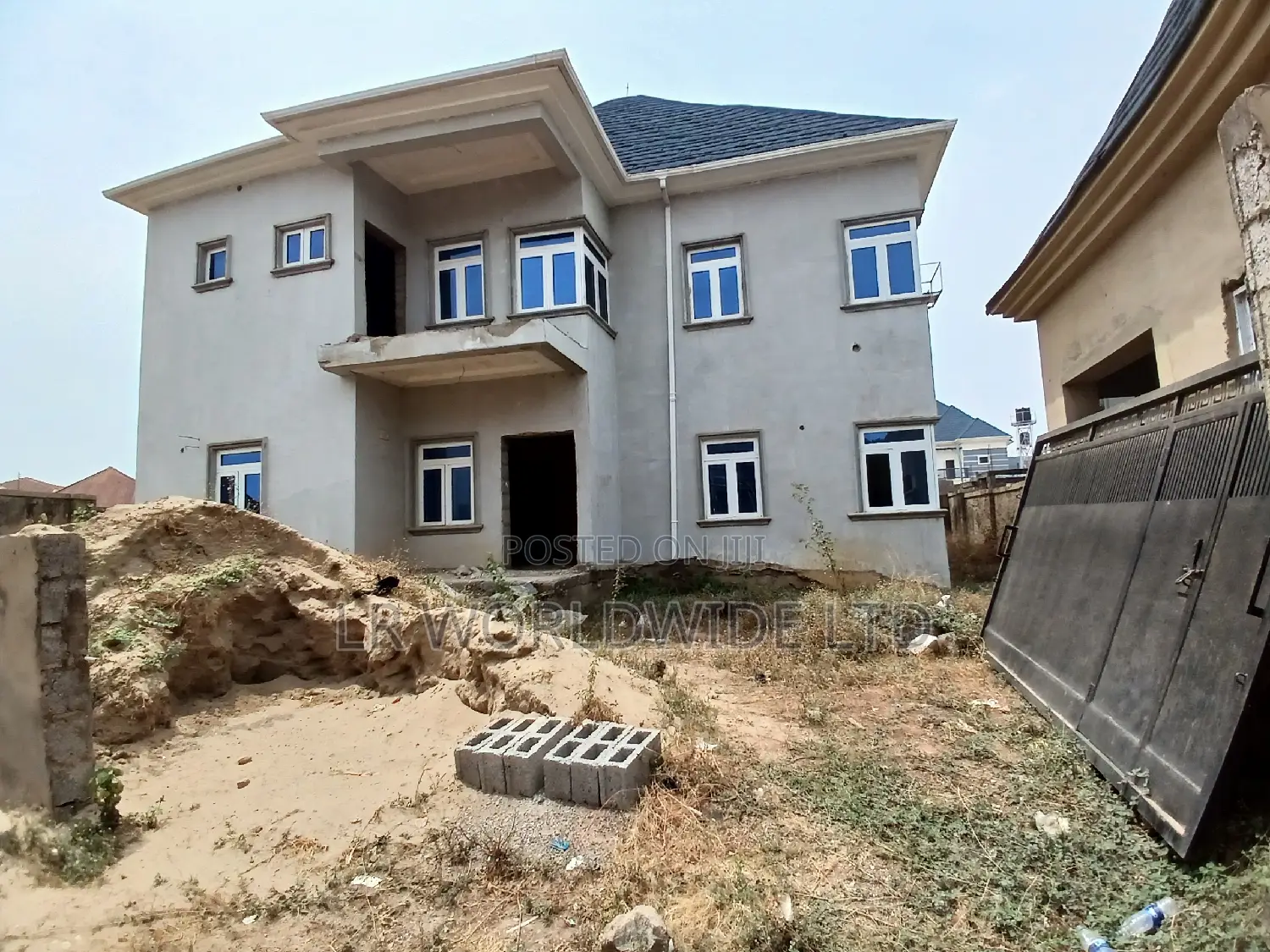 4bdrm Duplex in Lugbe District for sale in Lugbe District