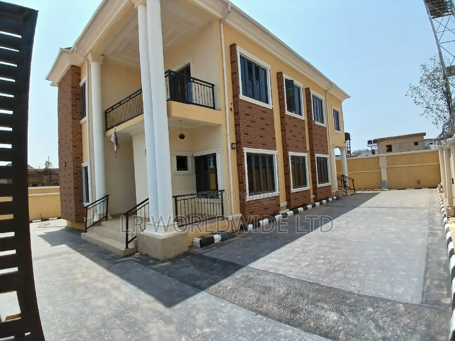 5bdrm Duplex in Lugbe District for sale in Lugbe District