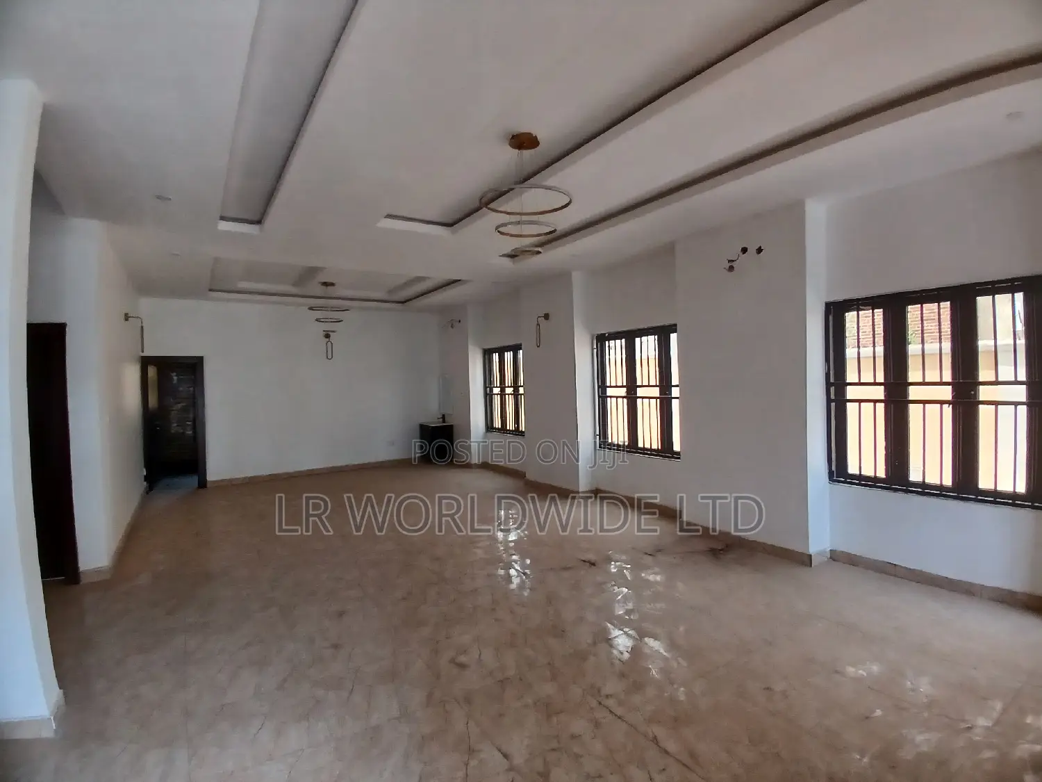 5bdrm Duplex in Lugbe District for sale in Lugbe District
