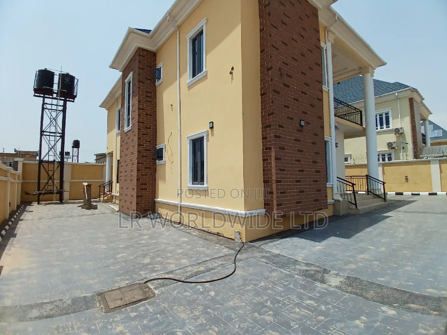 5bdrm Duplex in Lugbe District for sale in Lugbe District