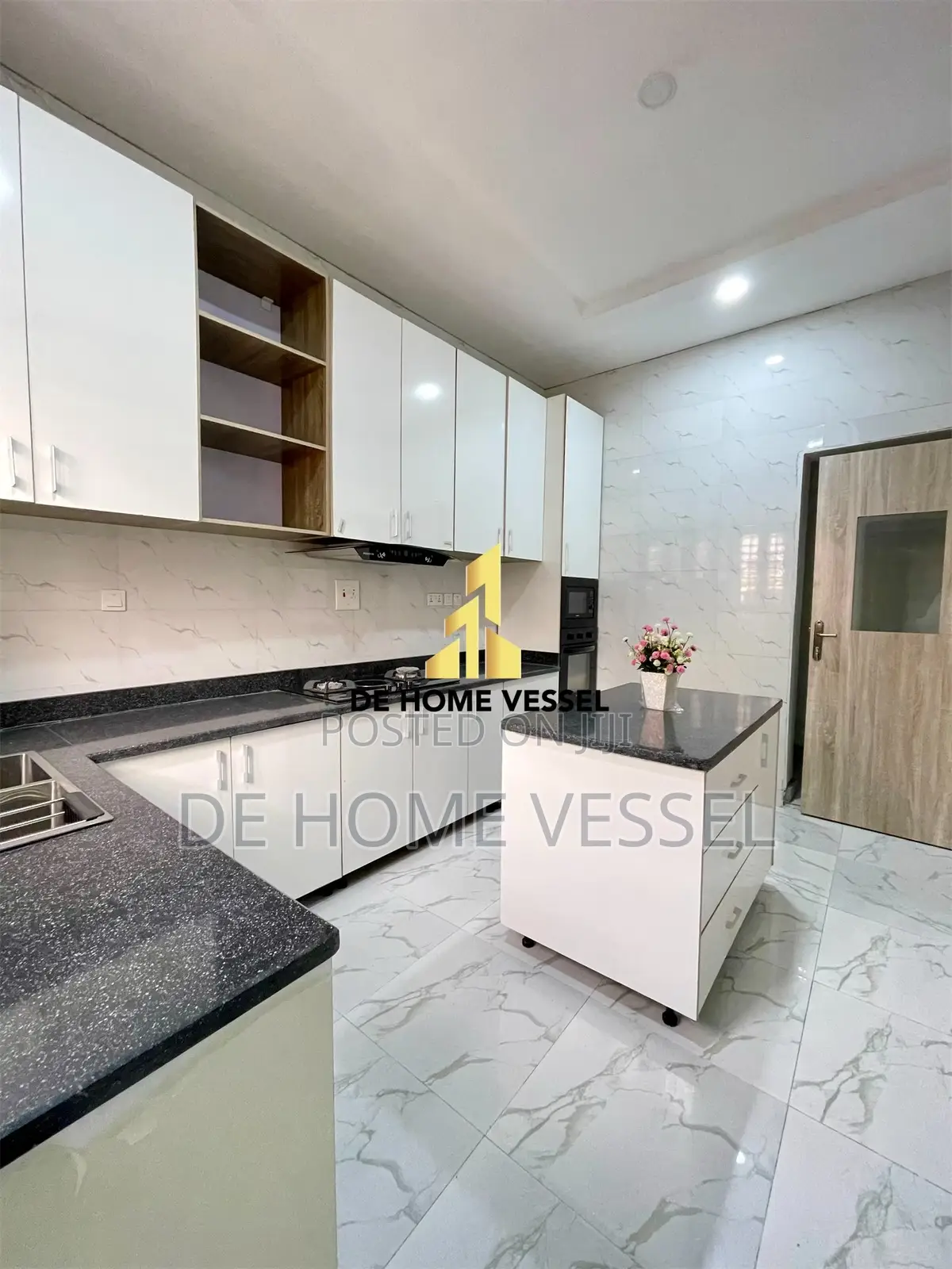 4bdrm Townhouse/Terrace in Ikate for sale in Ikate