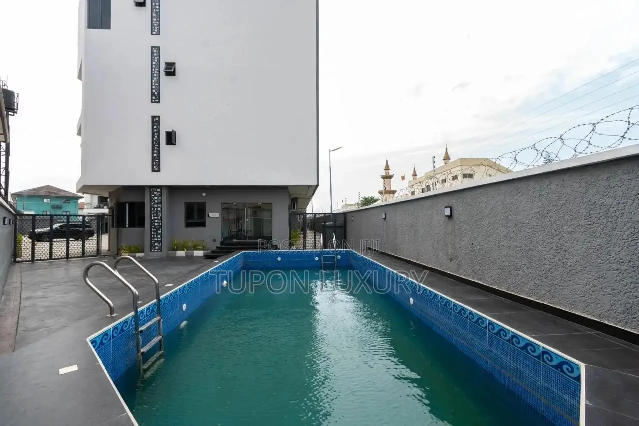 Luxury 1bedroom With Pool Gym in a Secured Estate in Lekki Phase 1
