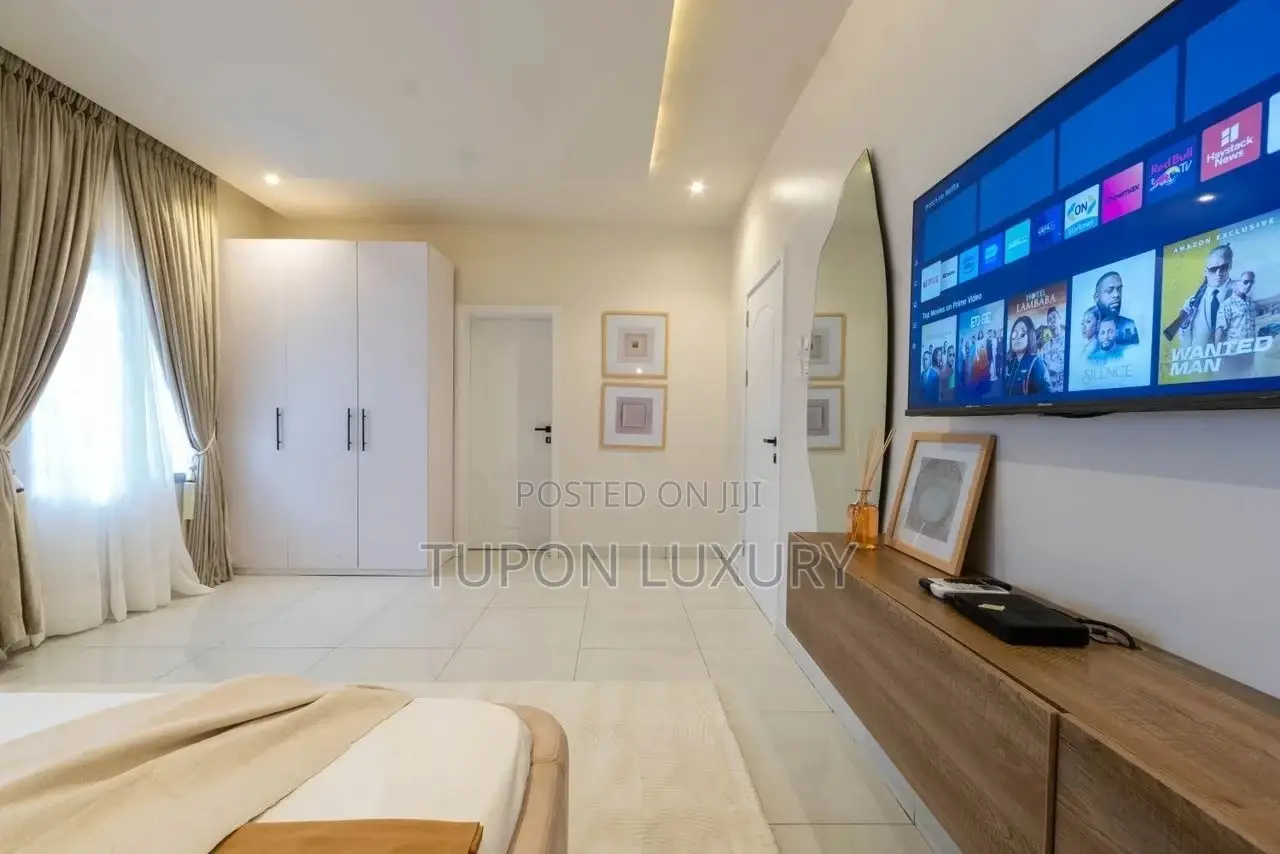 Luxury 1bedroom With Pool Gym in a Secured Estate in Lekki Phase 1